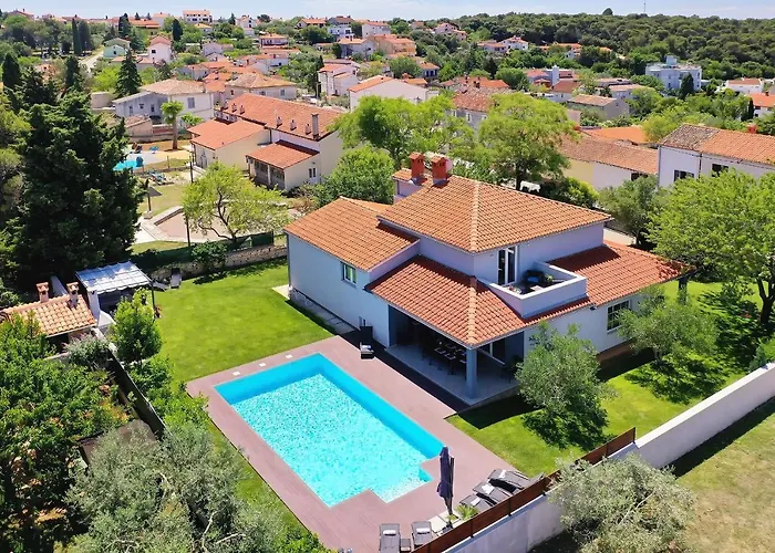 Entini Villa