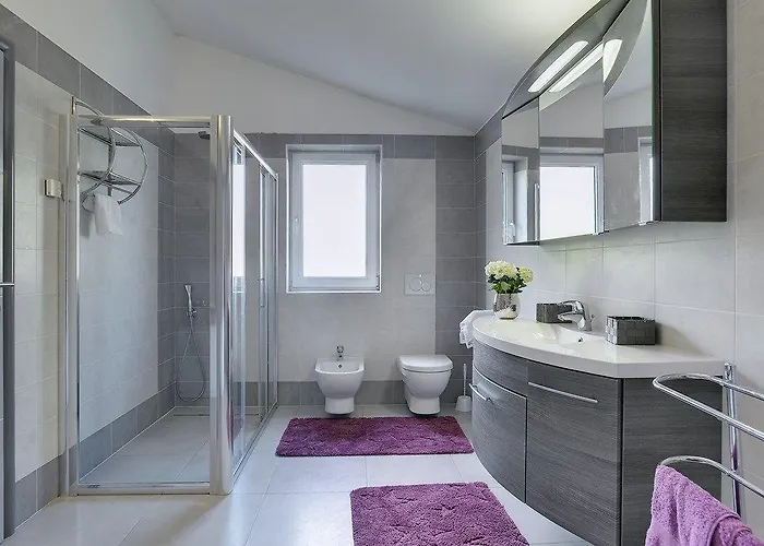 Entini Villa *