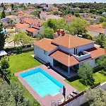 Entini Villa