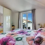 Entini