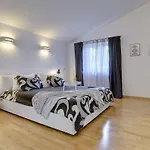 Entini Villa *