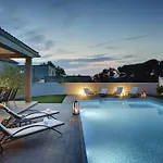 Entini Villa Vinkuran